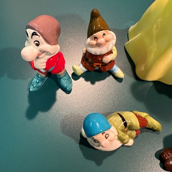 Vintage Japan Walt Disney Productions Snow White and the 7 Dwarves - Picture 2 of 6